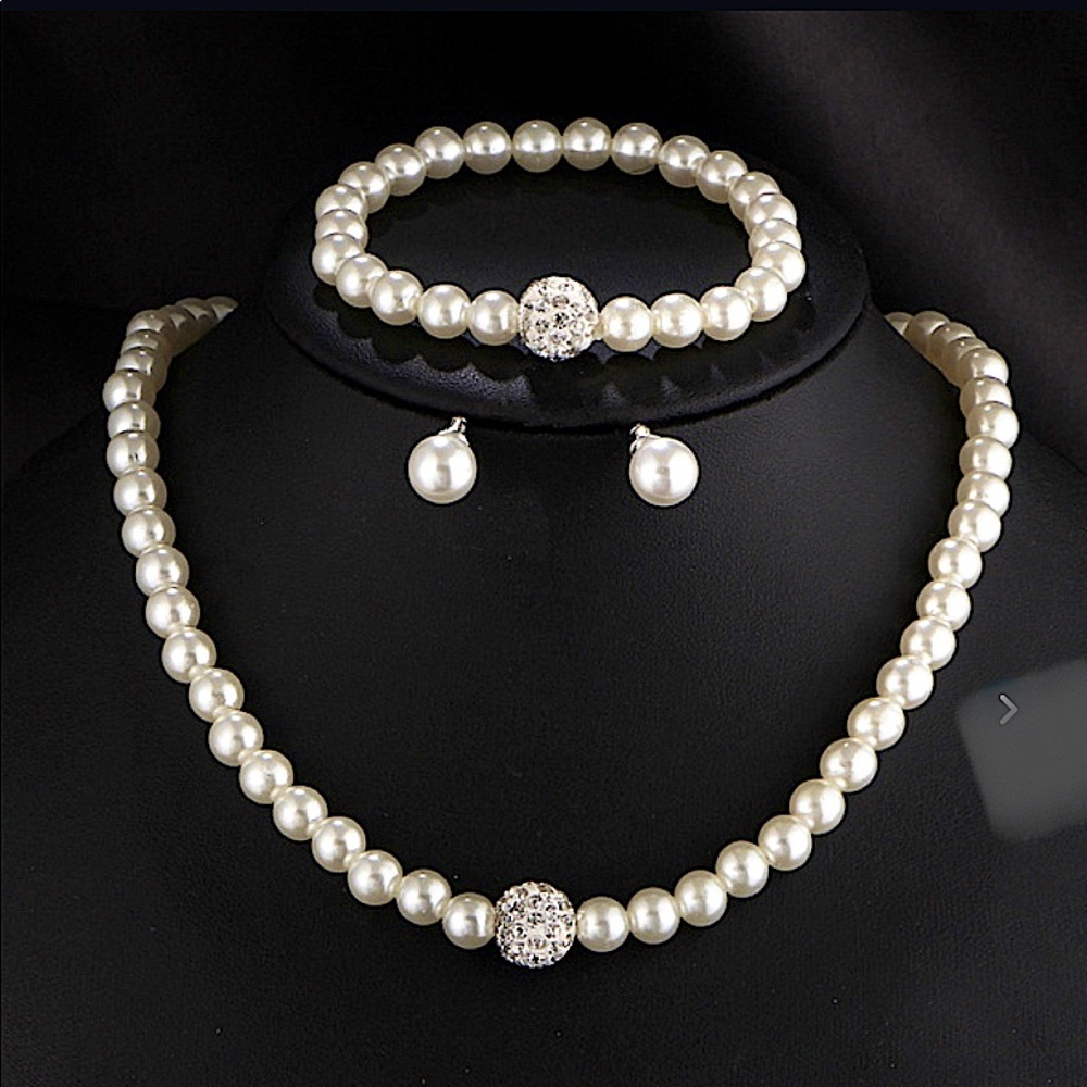 Faux Pearl Set Free with purchase